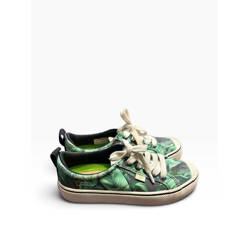Cariuma National Geographic OCA Low Green Tropical Leaf Canvas Sneakers 5.5